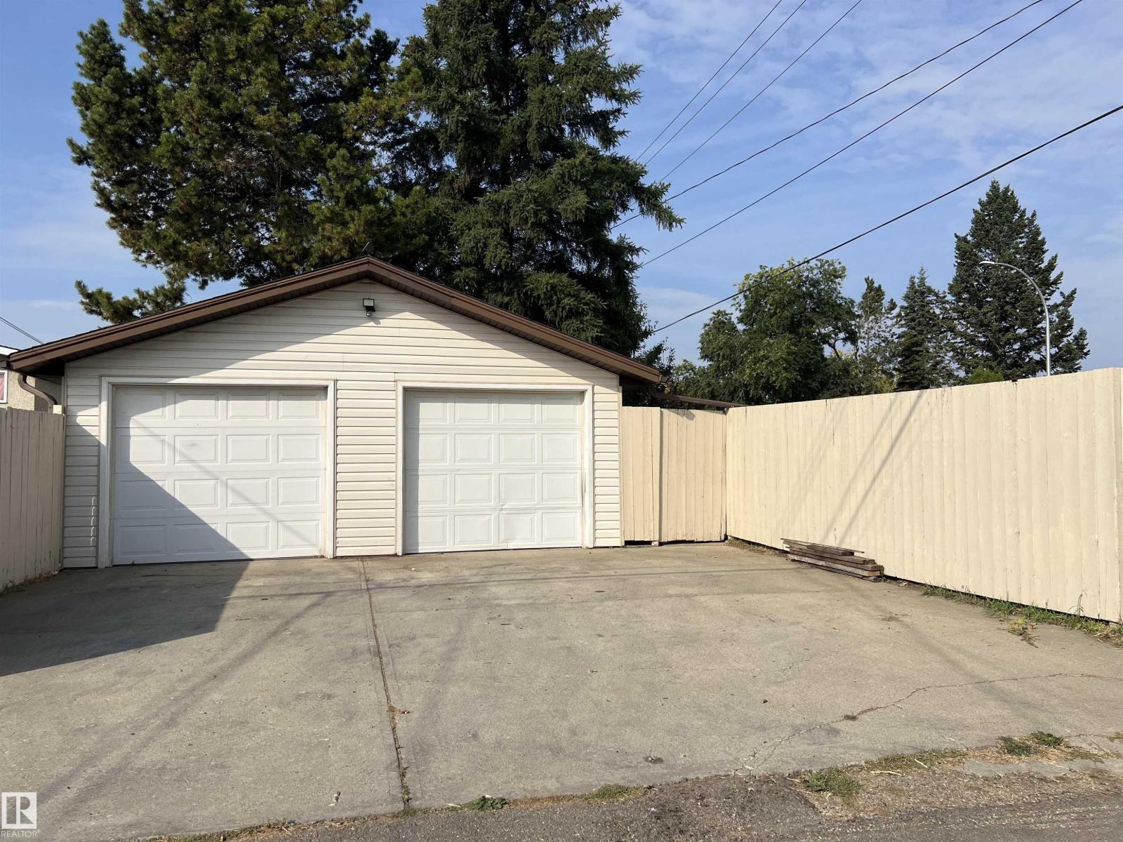 Single Family House Raised bungalow for Sale in    AV NW Edmonton 
