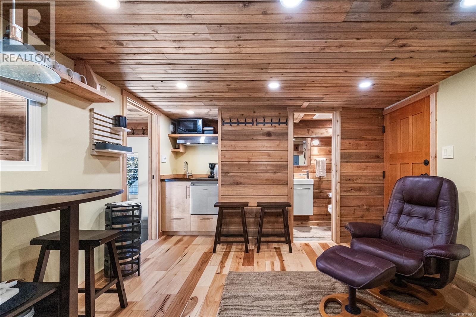 1000 Cruikshank Ridge, Courtenay