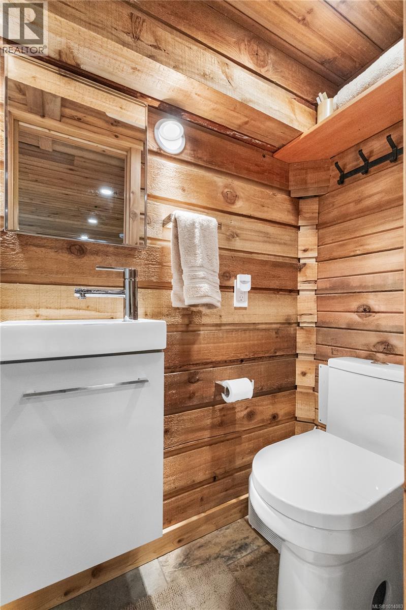 1000 Cruikshank Ridge, Courtenay