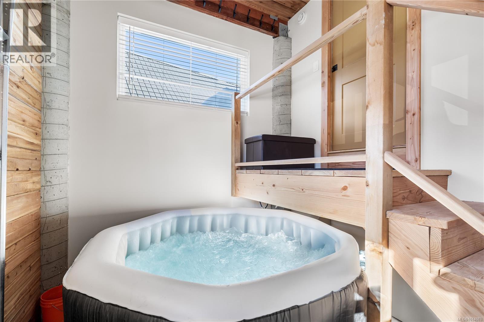 1000 Cruikshank Ridge, Courtenay