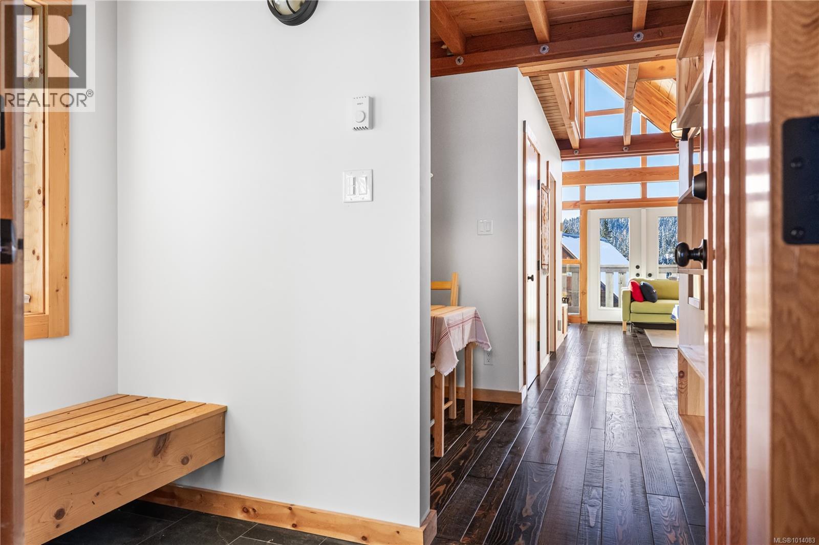 1000 Cruikshank Ridge, Courtenay