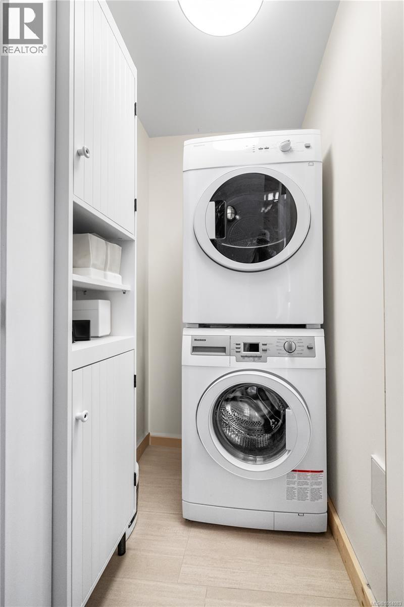 1000 Cruikshank Ridge, Courtenay