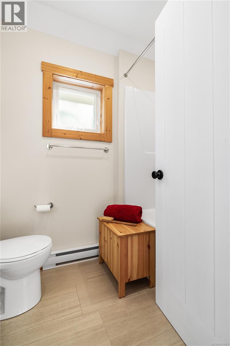 1000 Cruikshank Ridge, Courtenay