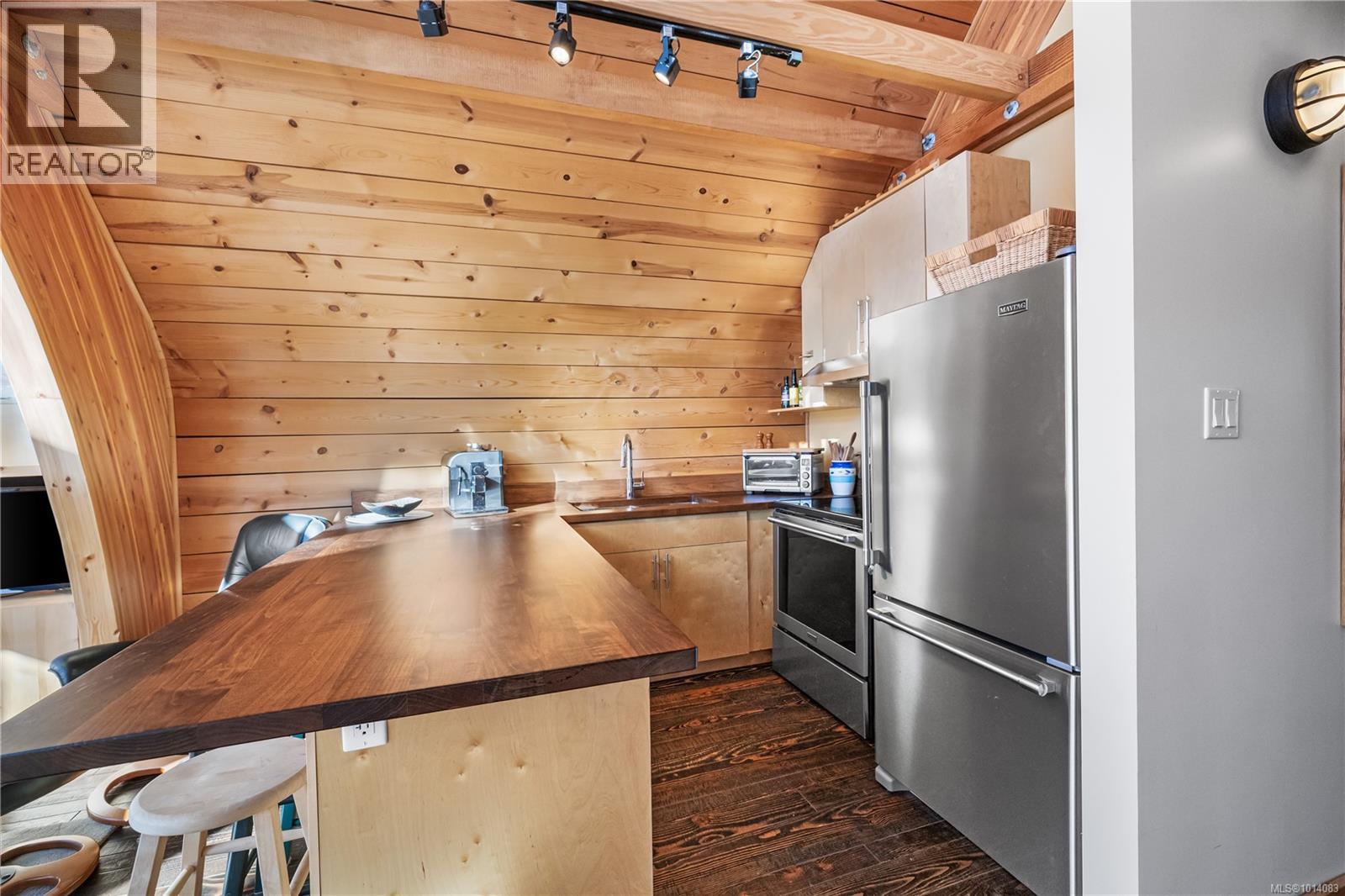 1000 Cruikshank Ridge, Courtenay