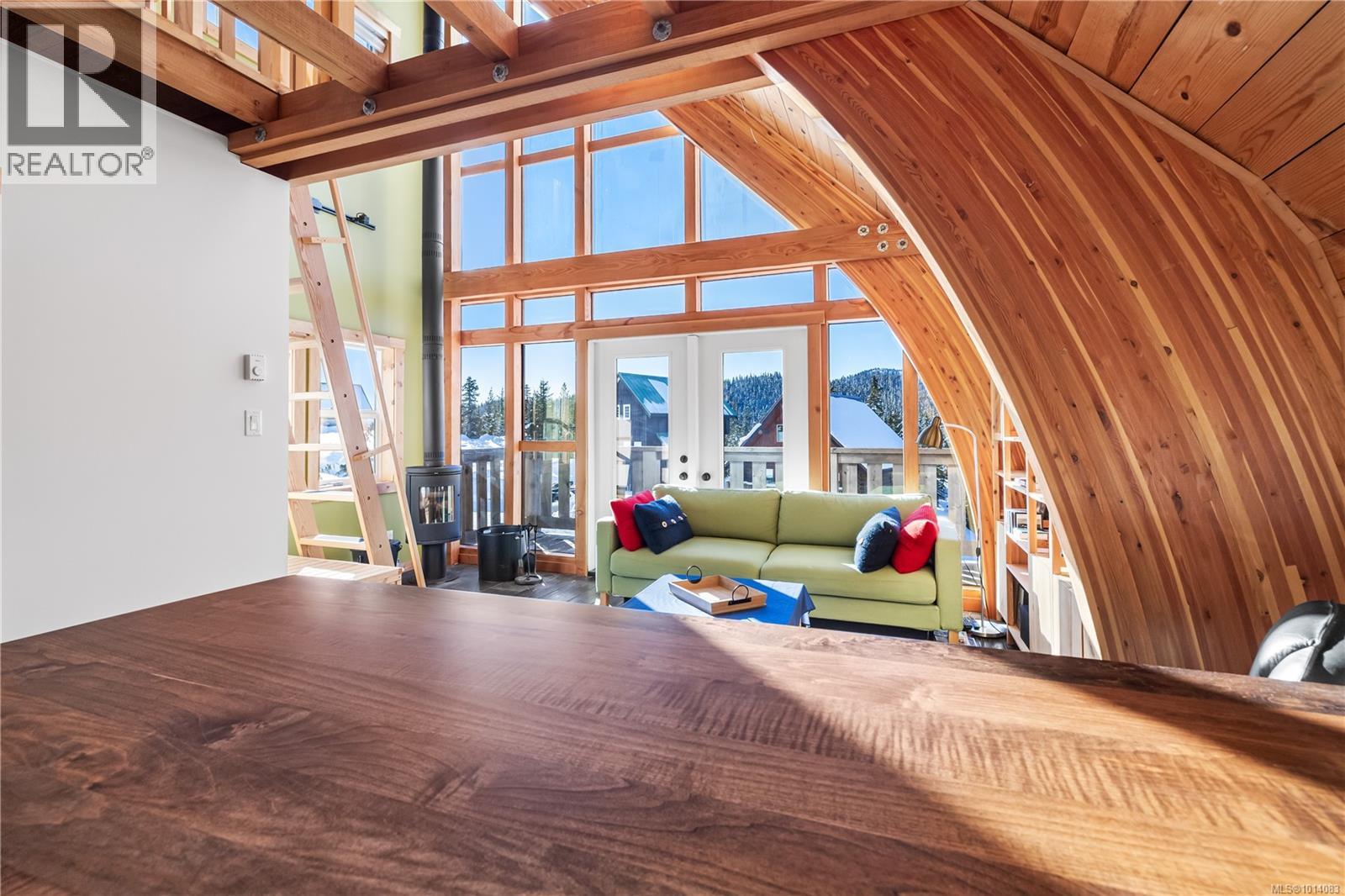 1000 Cruikshank Ridge, Courtenay