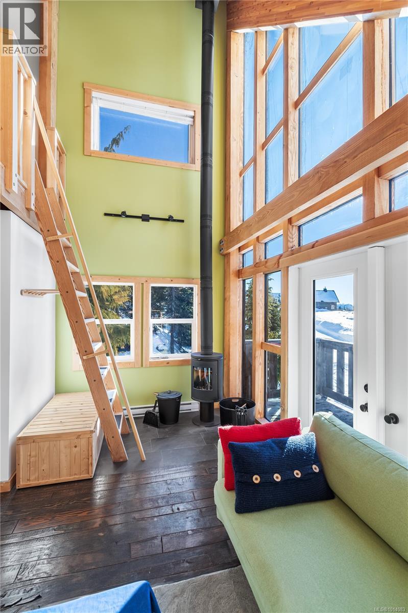 1000 Cruikshank Ridge, Courtenay