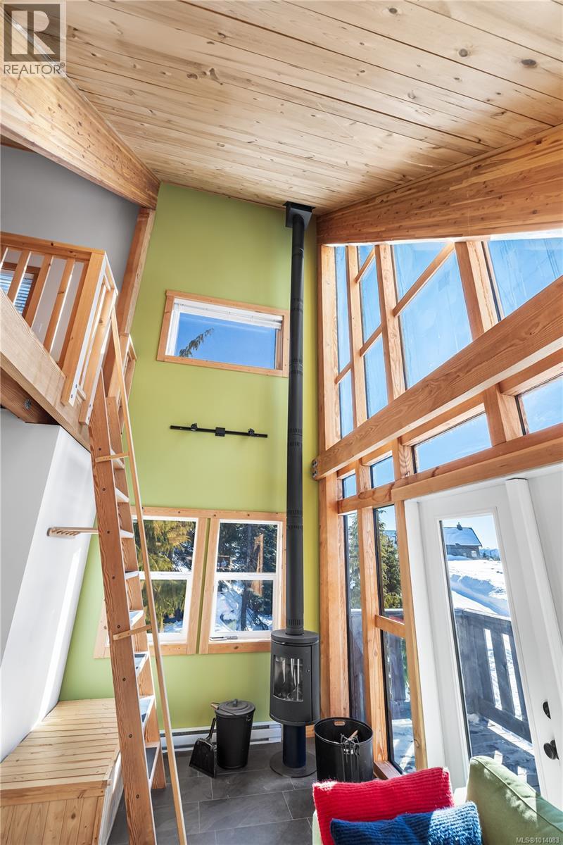 1000 Cruikshank Ridge, Courtenay