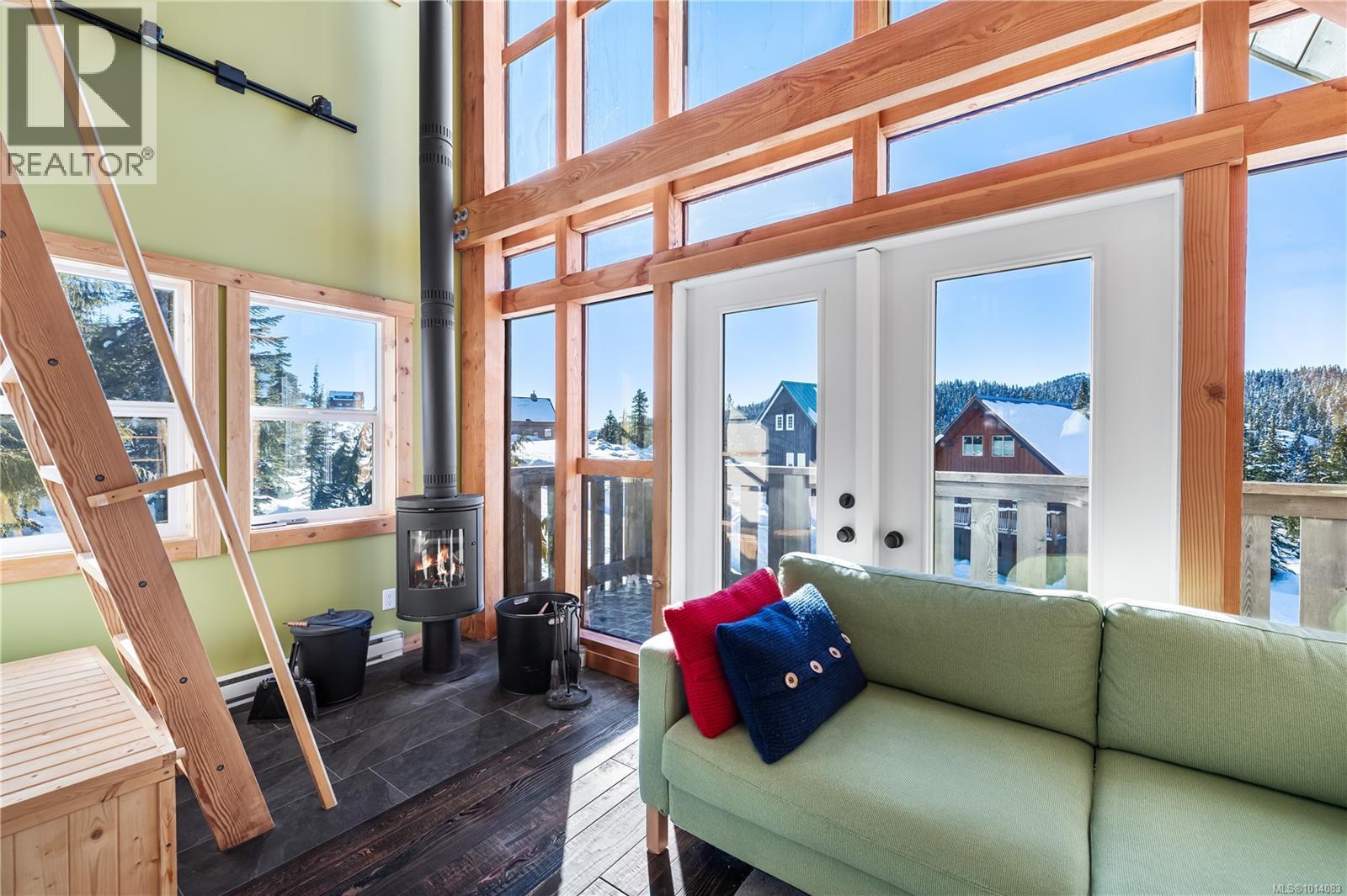 1000 Cruikshank Ridge, Courtenay