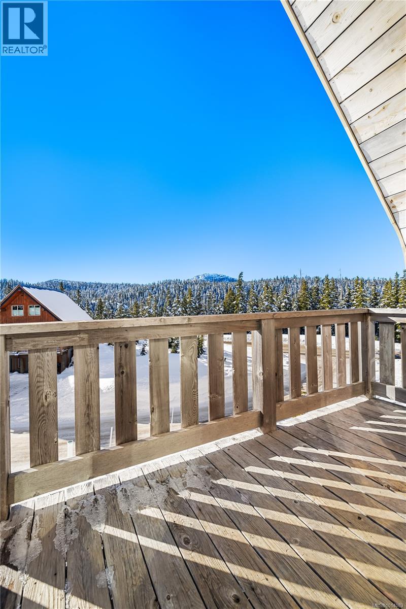 1000 Cruikshank Ridge, Courtenay