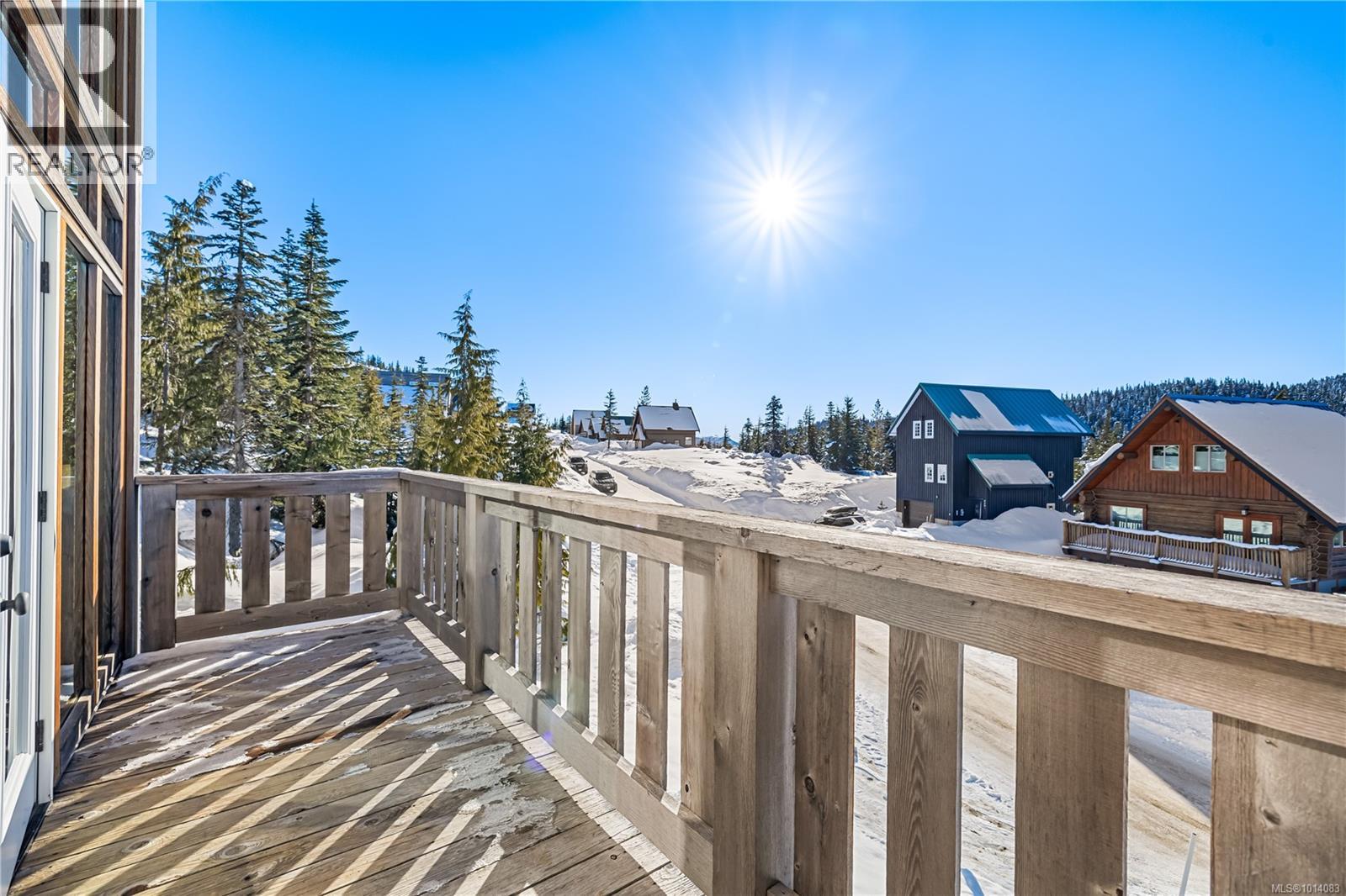 1000 Cruikshank Ridge, Courtenay