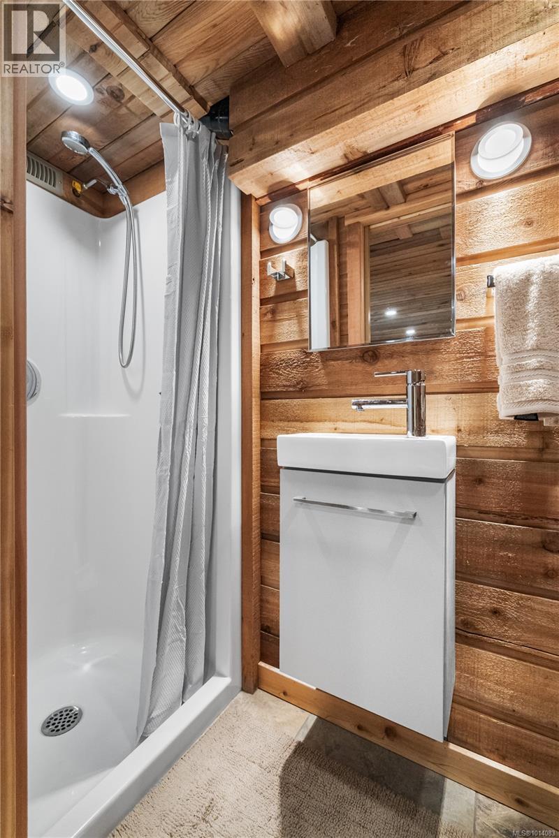 1000 Cruikshank Ridge, Courtenay