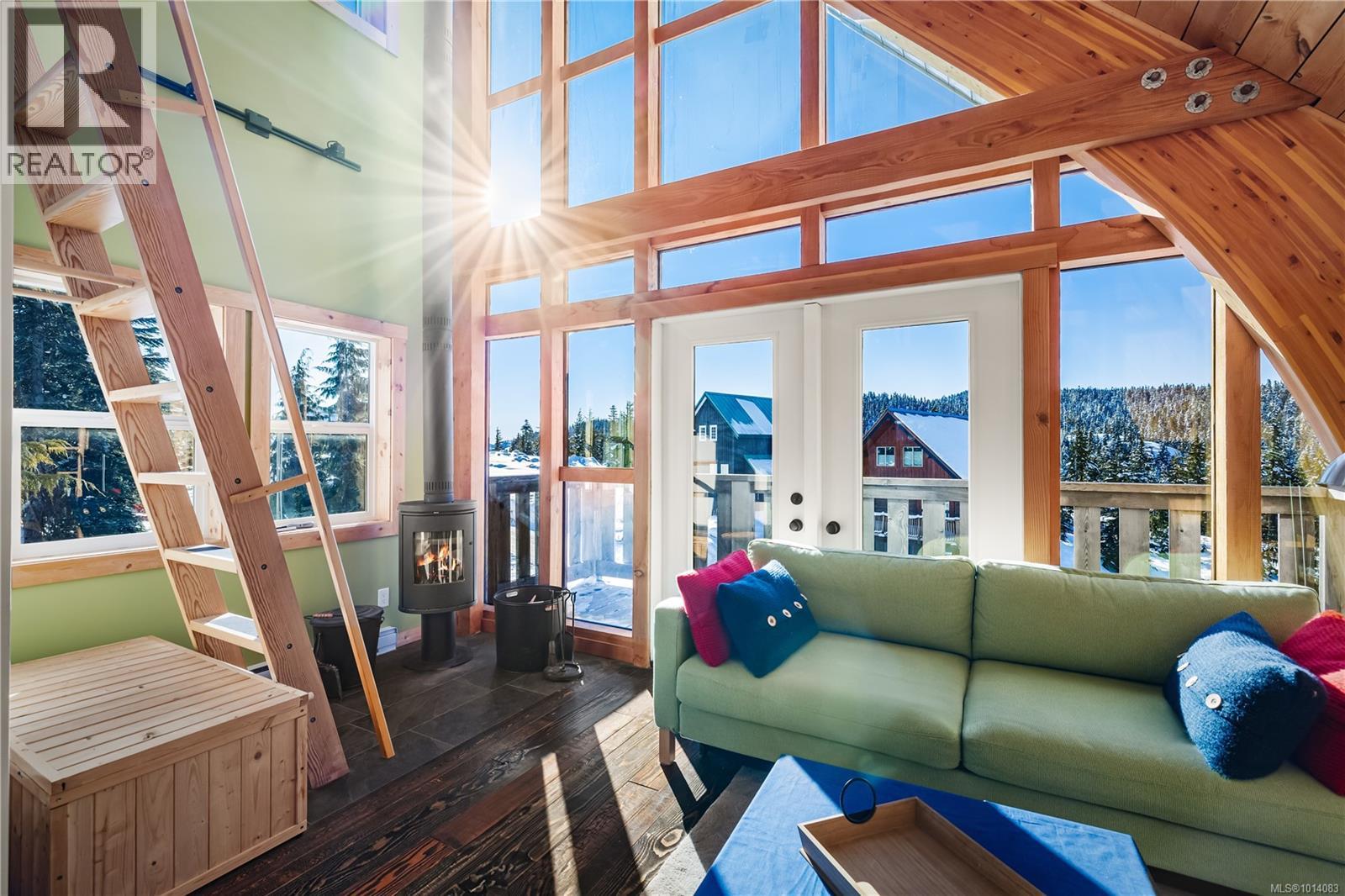 1000 Cruikshank Ridge, Courtenay