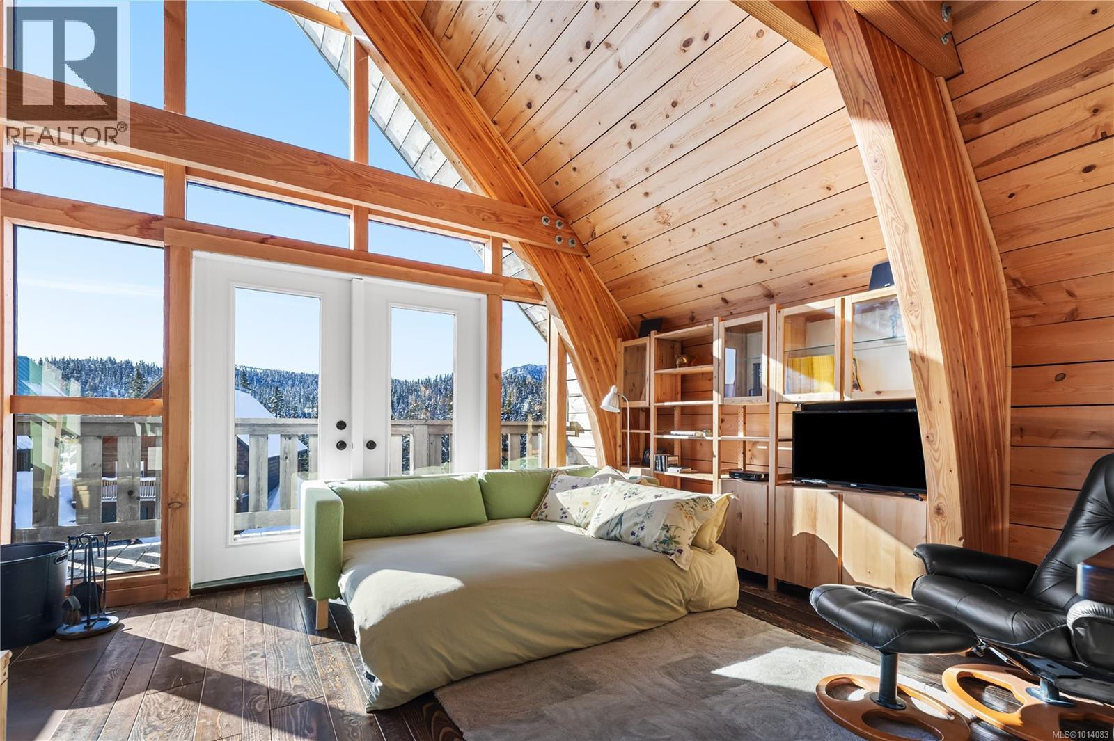 1000 Cruikshank Ridge, Courtenay