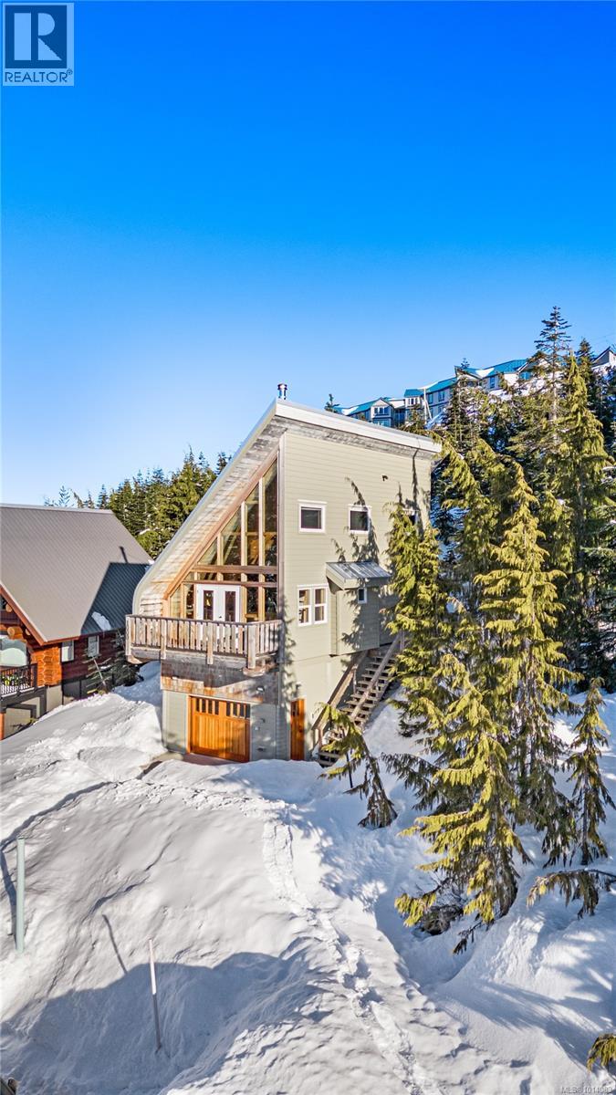 1000 Cruikshank Ridge, Courtenay