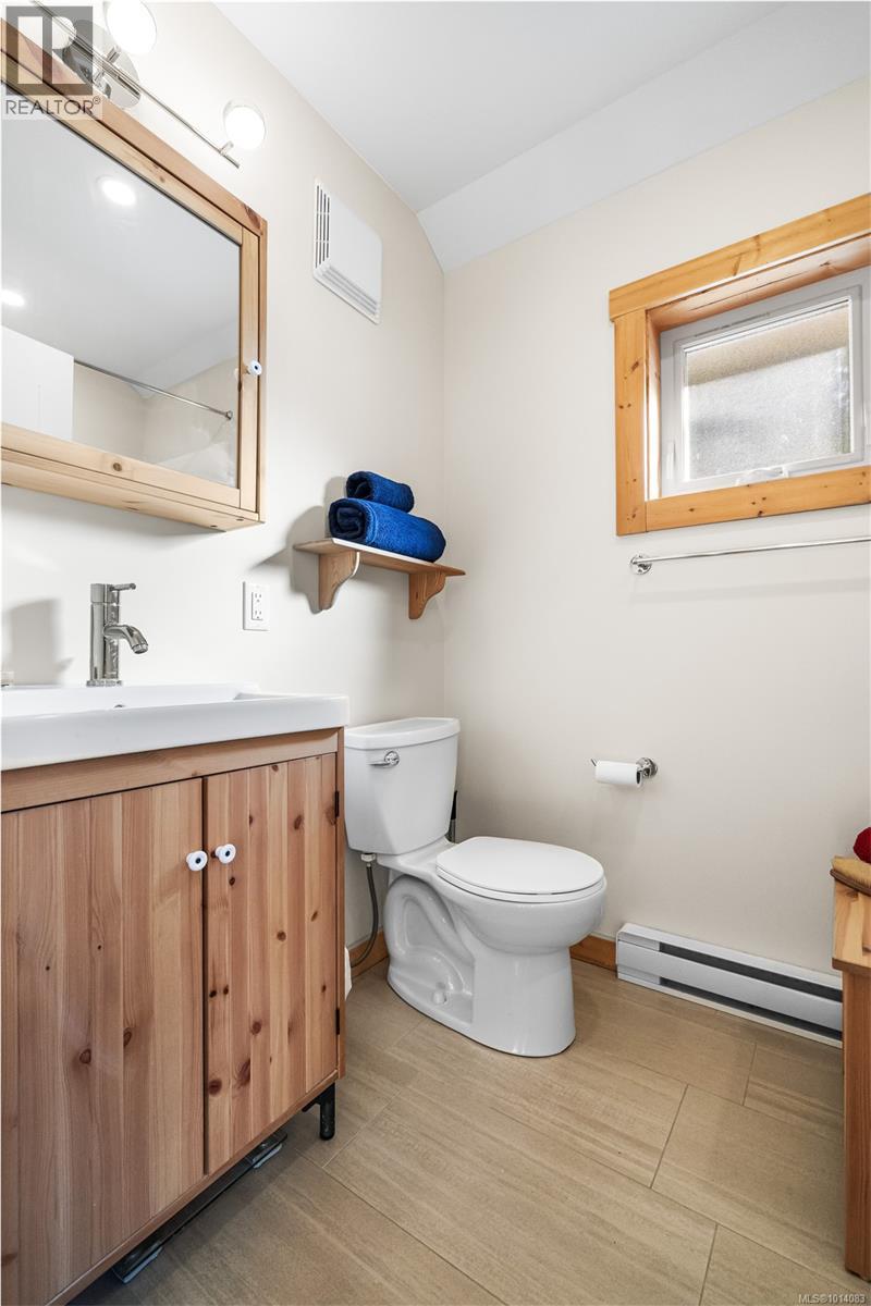 1000 Cruikshank Ridge, Courtenay