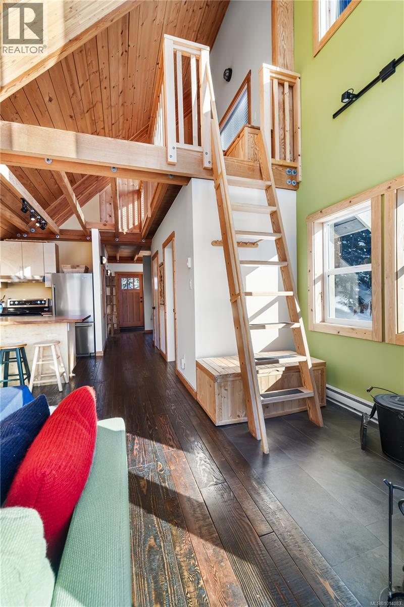 1000 Cruikshank Ridge, Courtenay