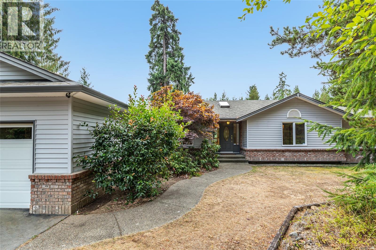 1010 Middlegate Rd, Errington