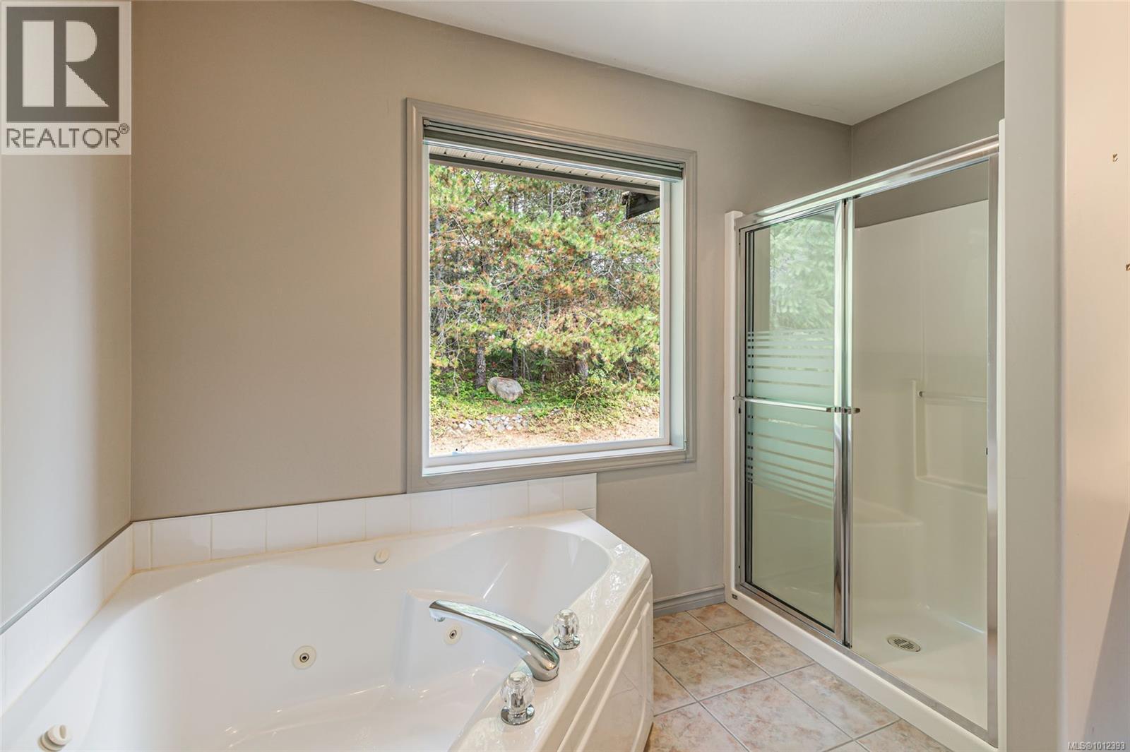 1010 Middlegate Rd, Errington