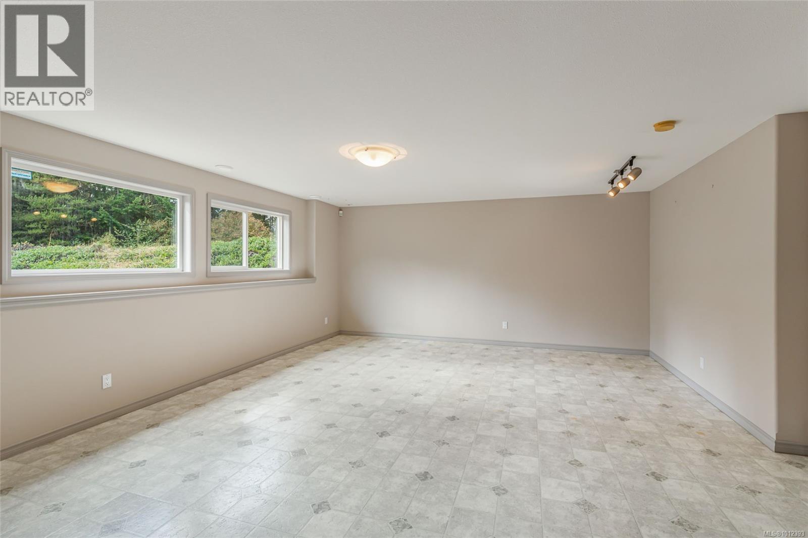 1010 Middlegate Rd, Errington