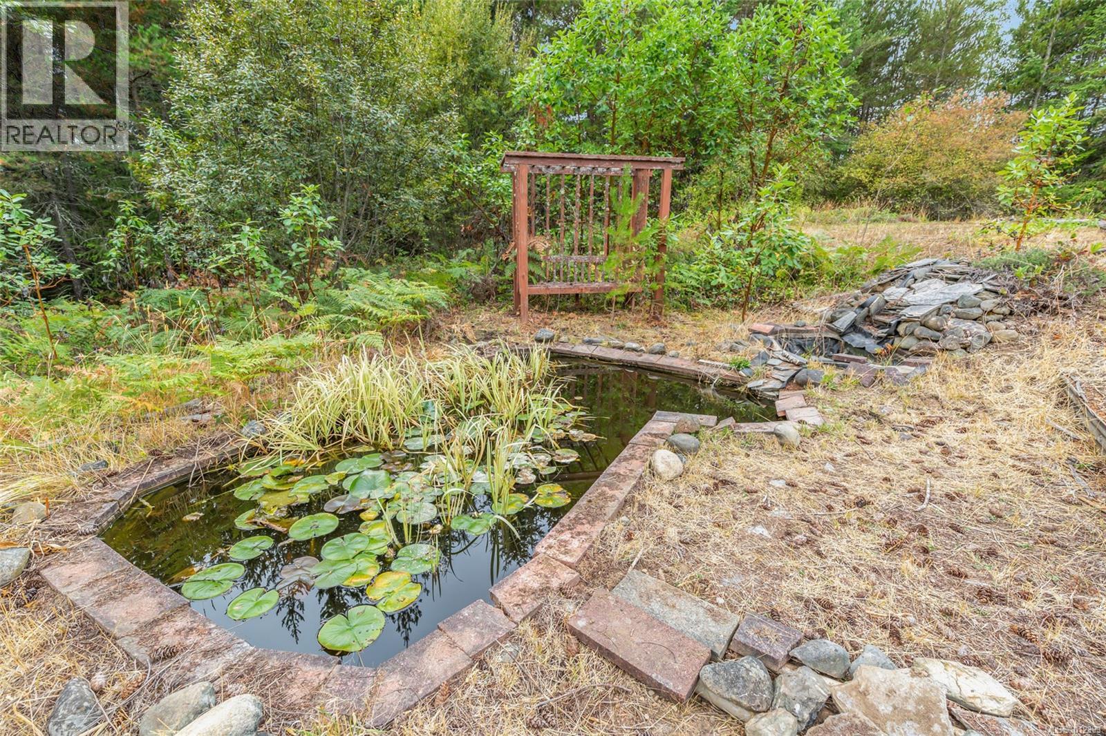 1010 Middlegate Rd, Errington