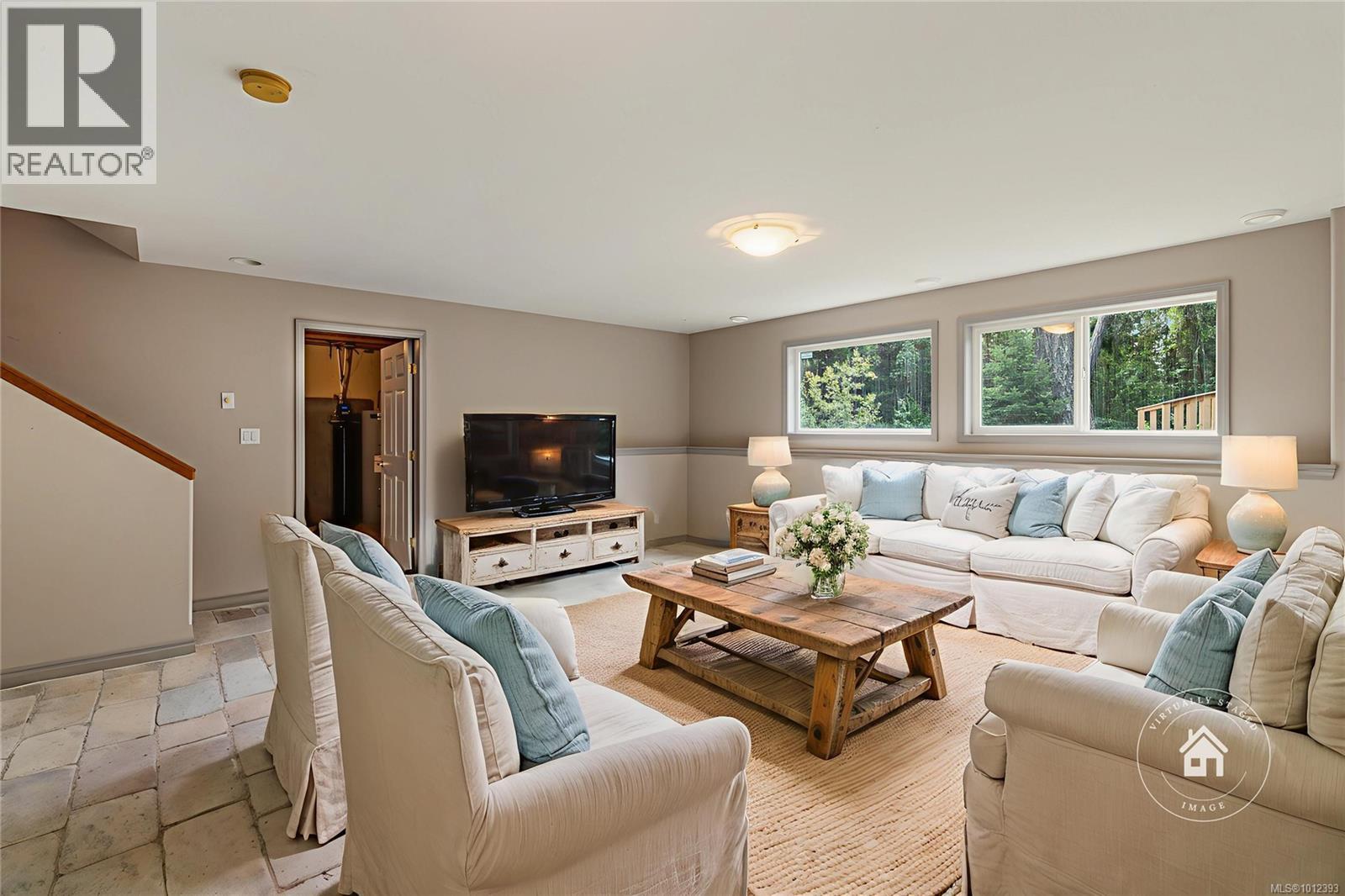 1010 Middlegate Rd, Errington