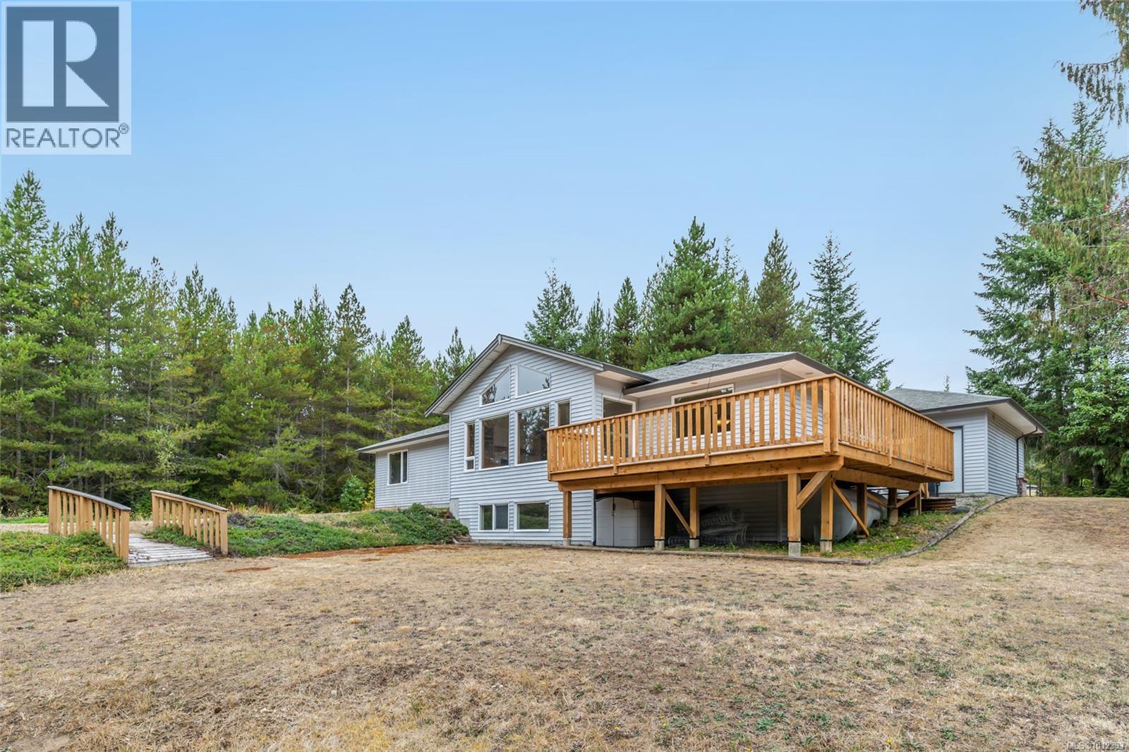 1010 Middlegate Rd, Errington