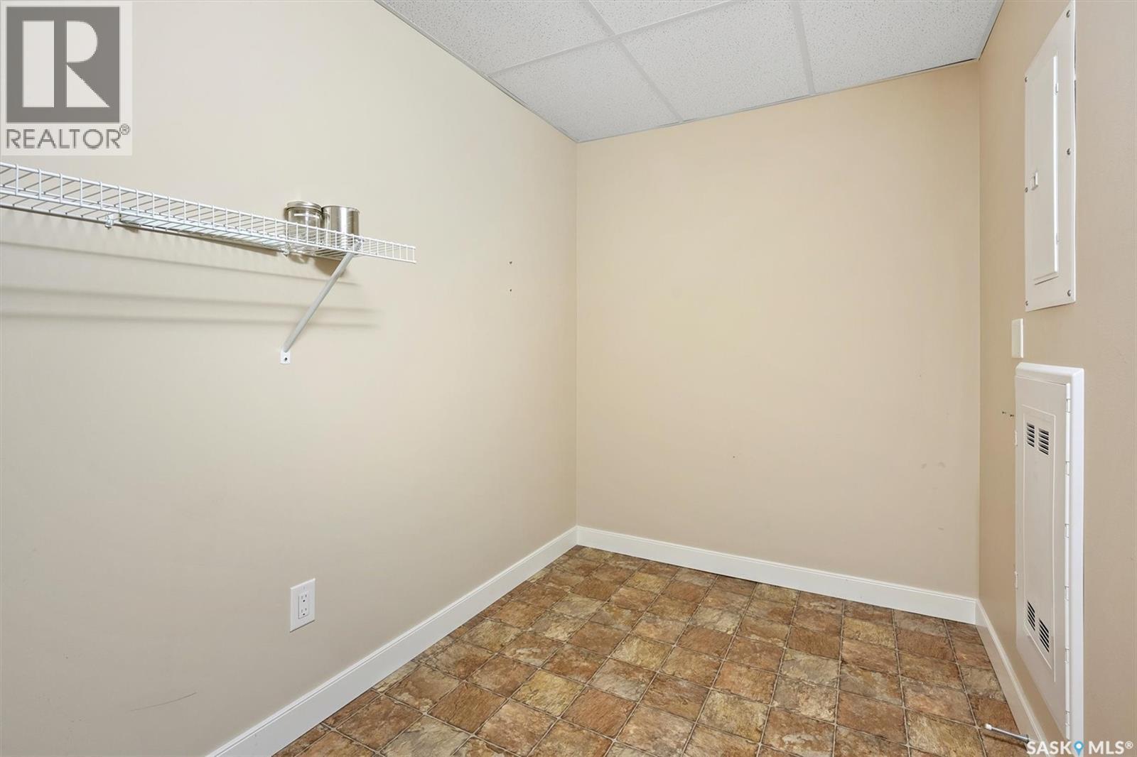 Single Family House Low rise for Sale in   Moss AVENUE Saskatoon 