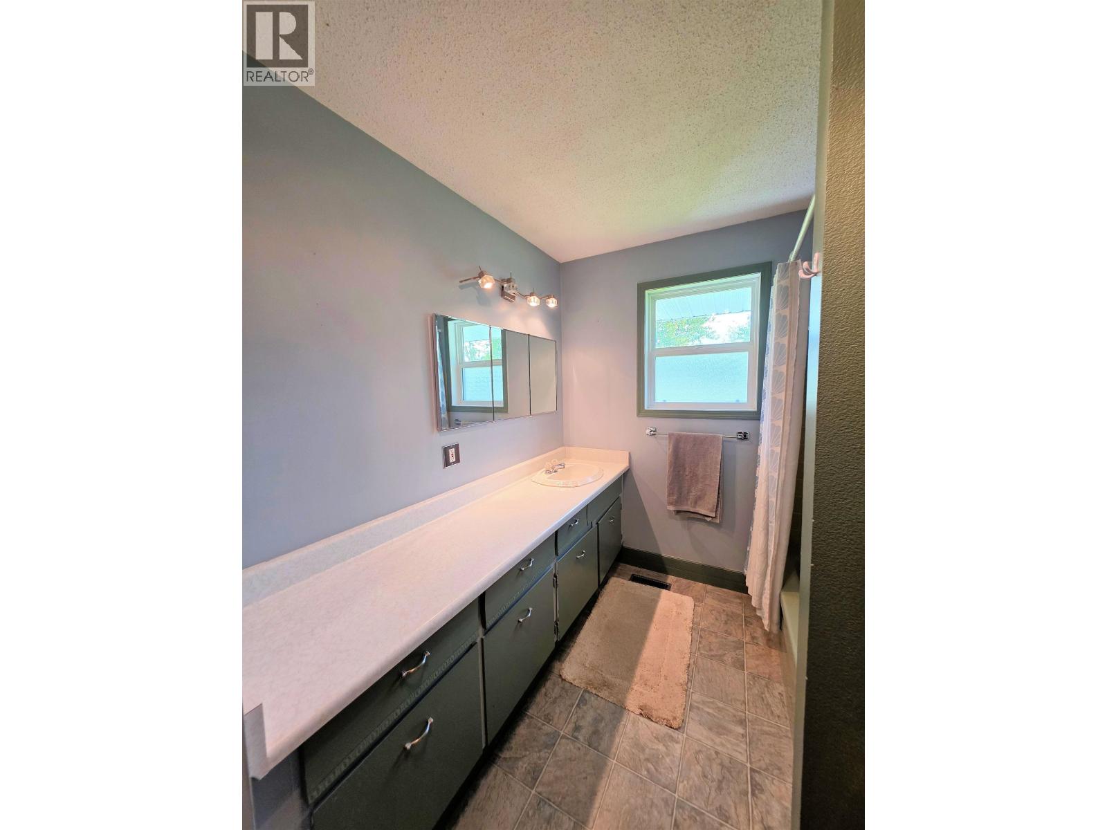 226 CENTENNIAL DRIVE, Mackenzie