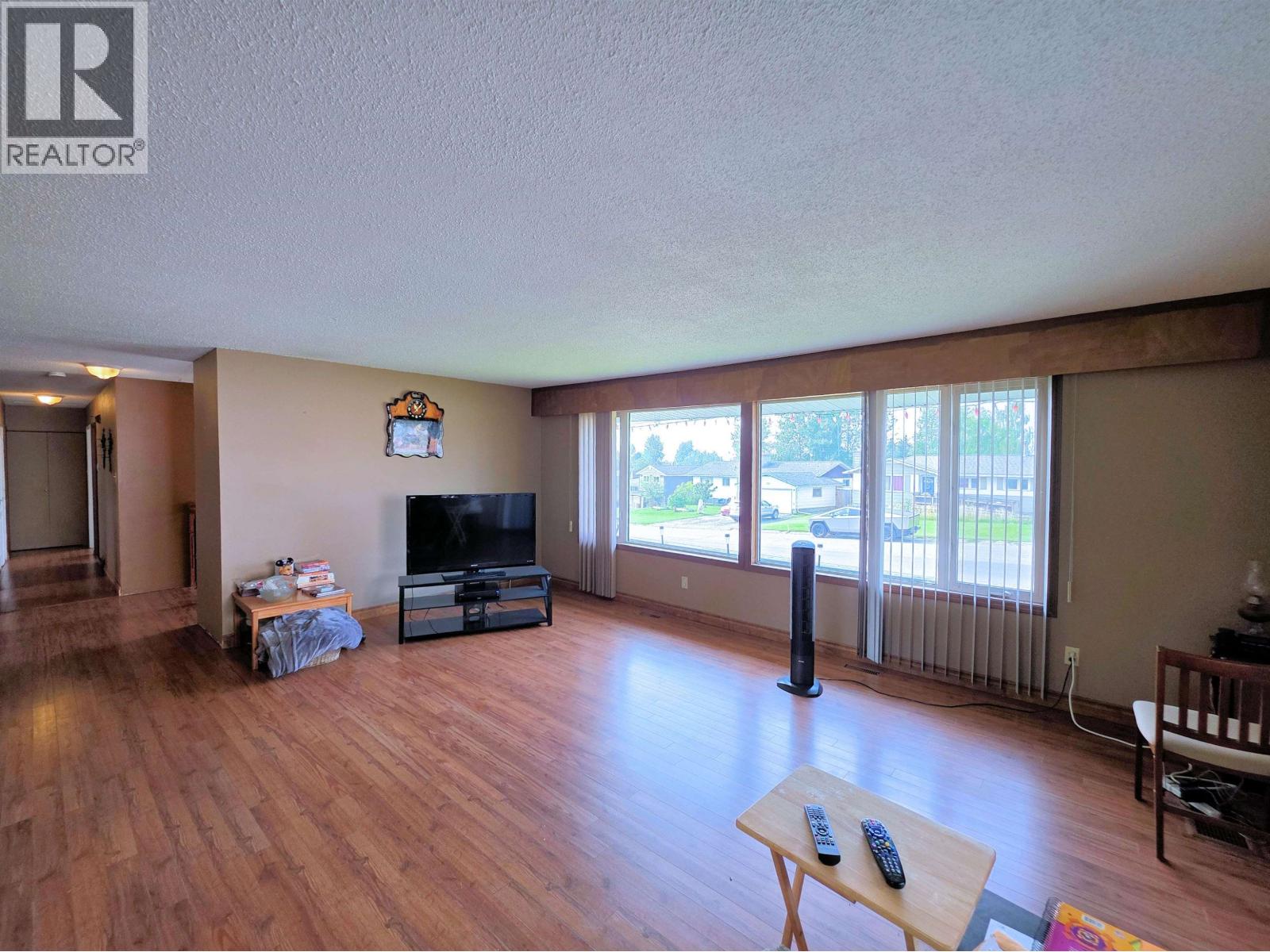 226 CENTENNIAL DRIVE, Mackenzie