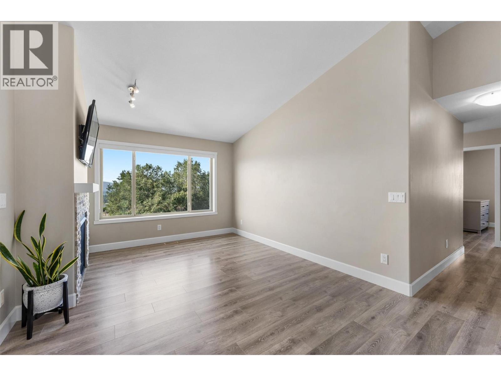 5 1342 Shaunna Road, Kelowna