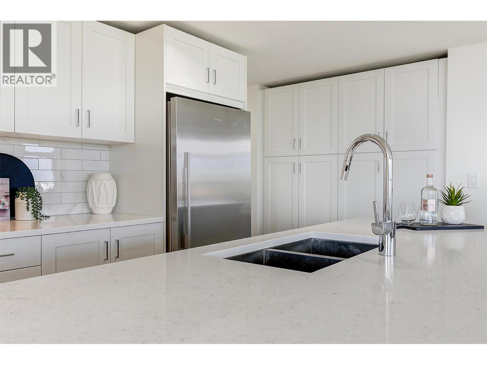 502 485 Groves Avenue, Kelowna