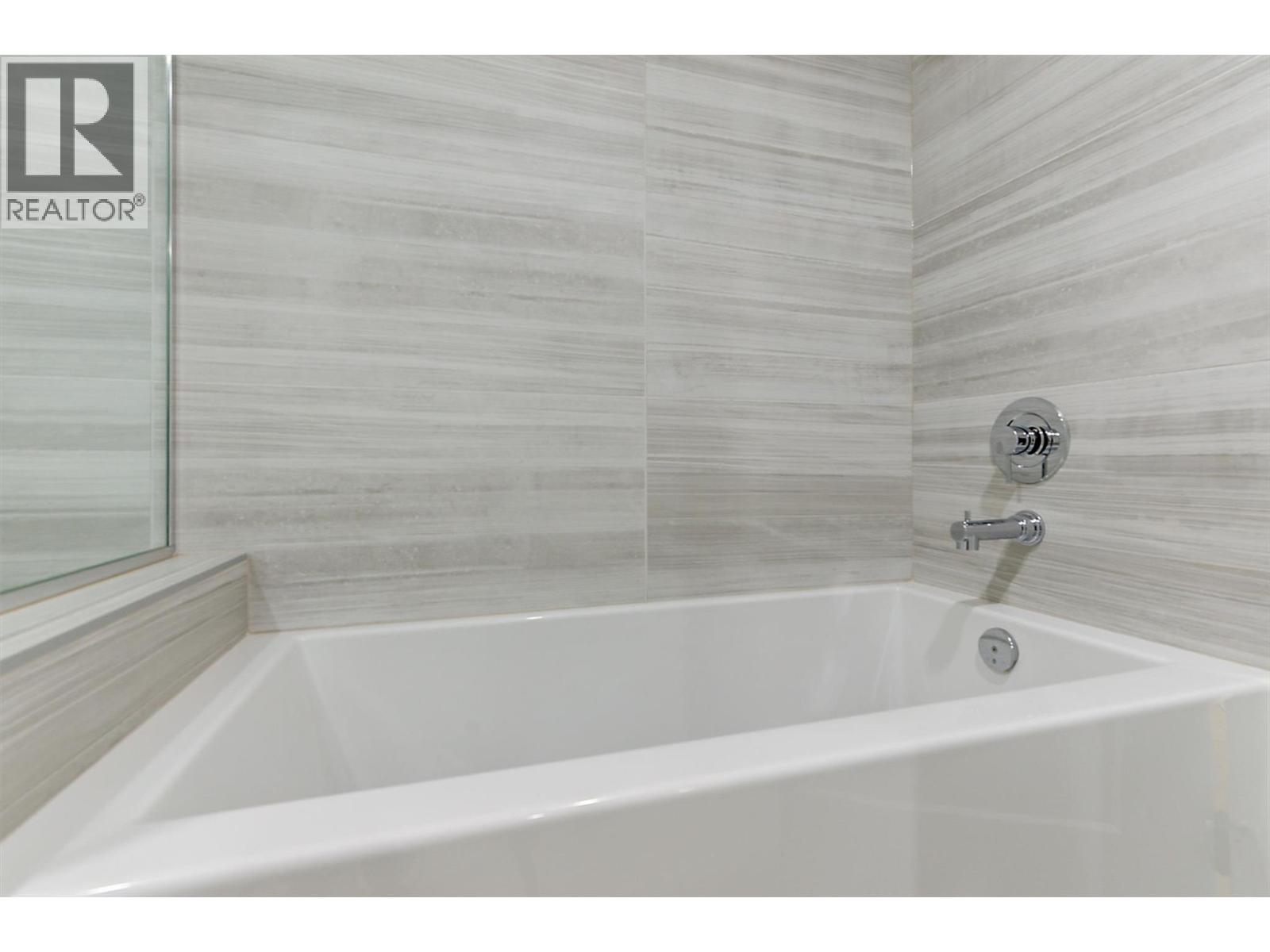 502 485 Groves Avenue, Kelowna