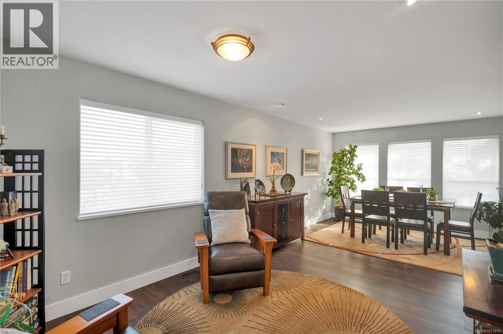 730 Nelson Rd, Campbell River