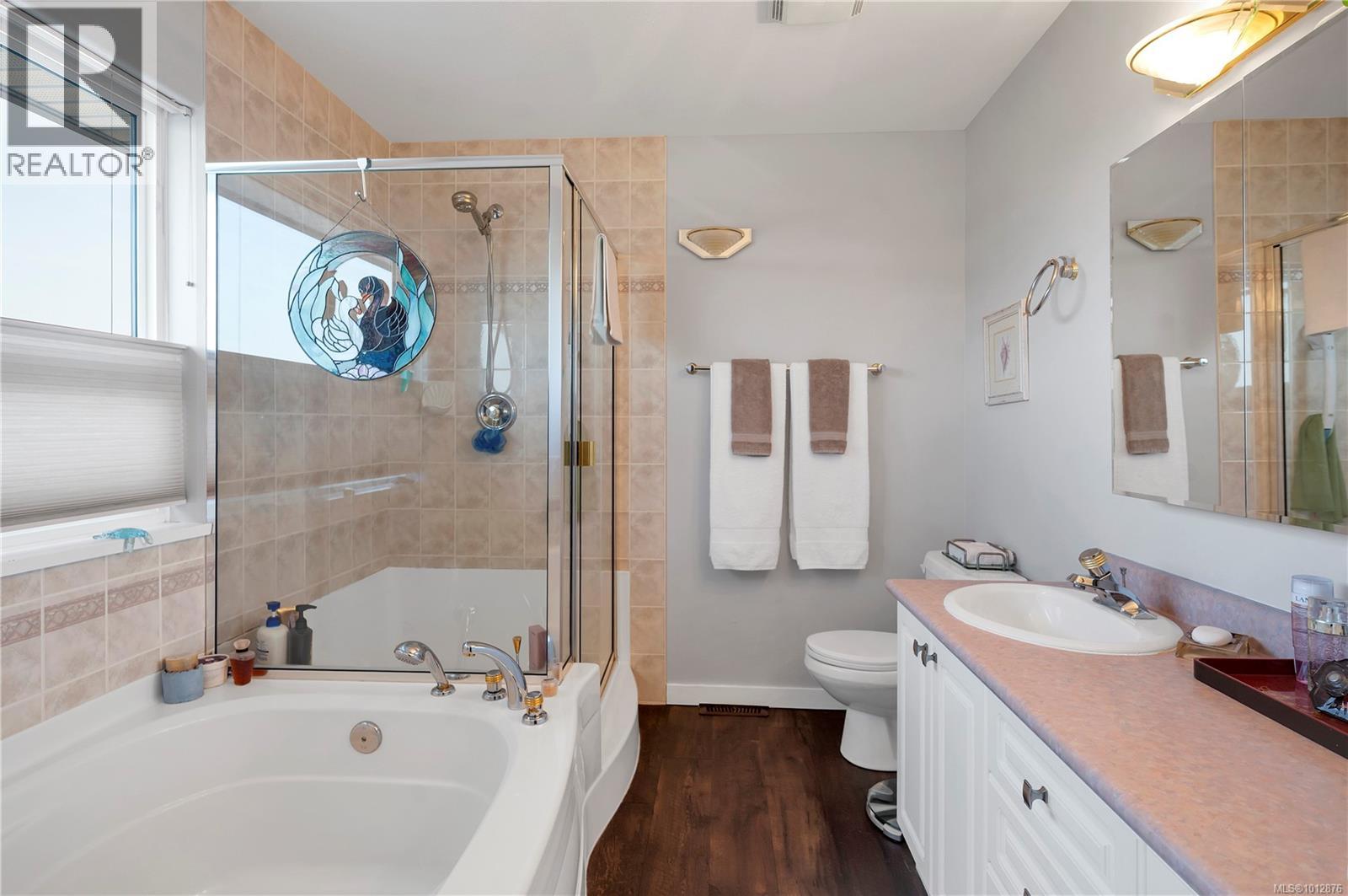 730 Nelson Rd, Campbell River