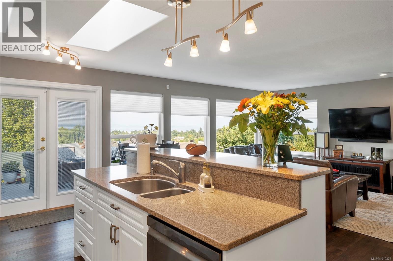 730 Nelson Rd, Campbell River