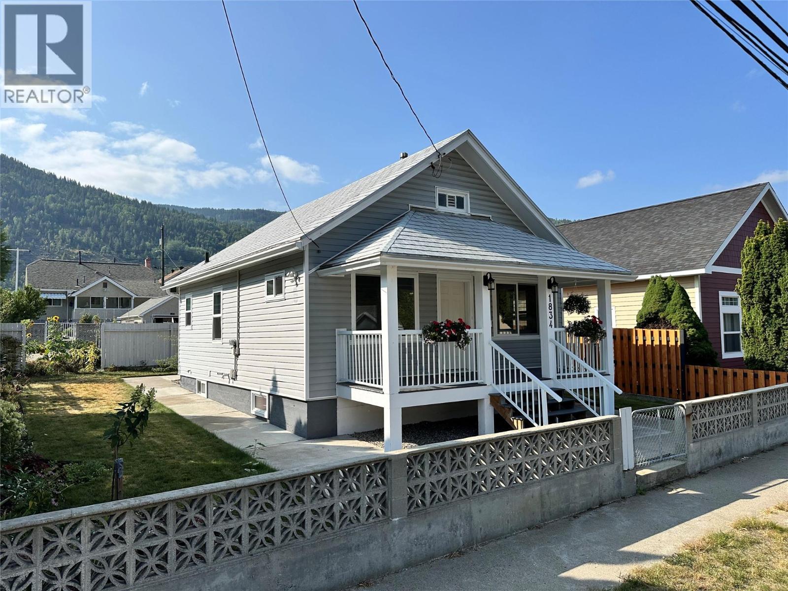 1834 FIFTH Avenue, Trail