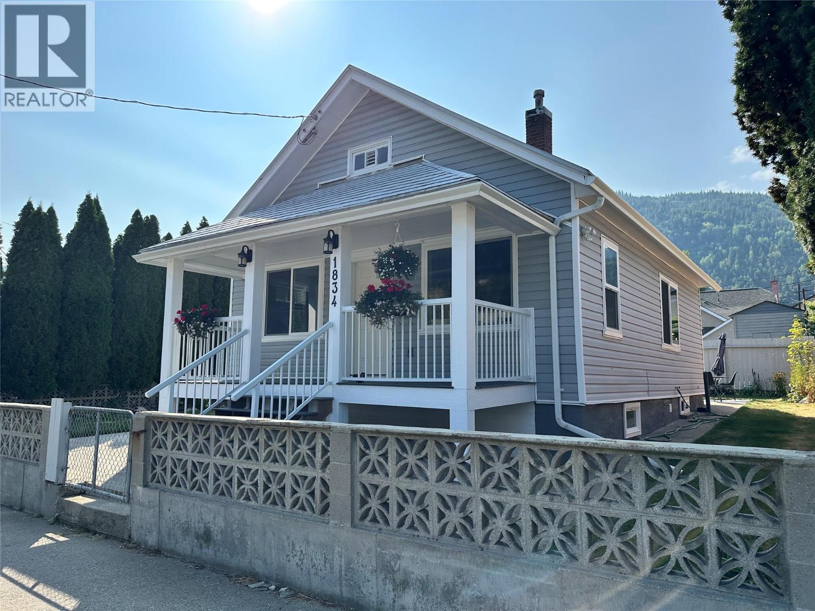 1834 FIFTH Avenue, Trail