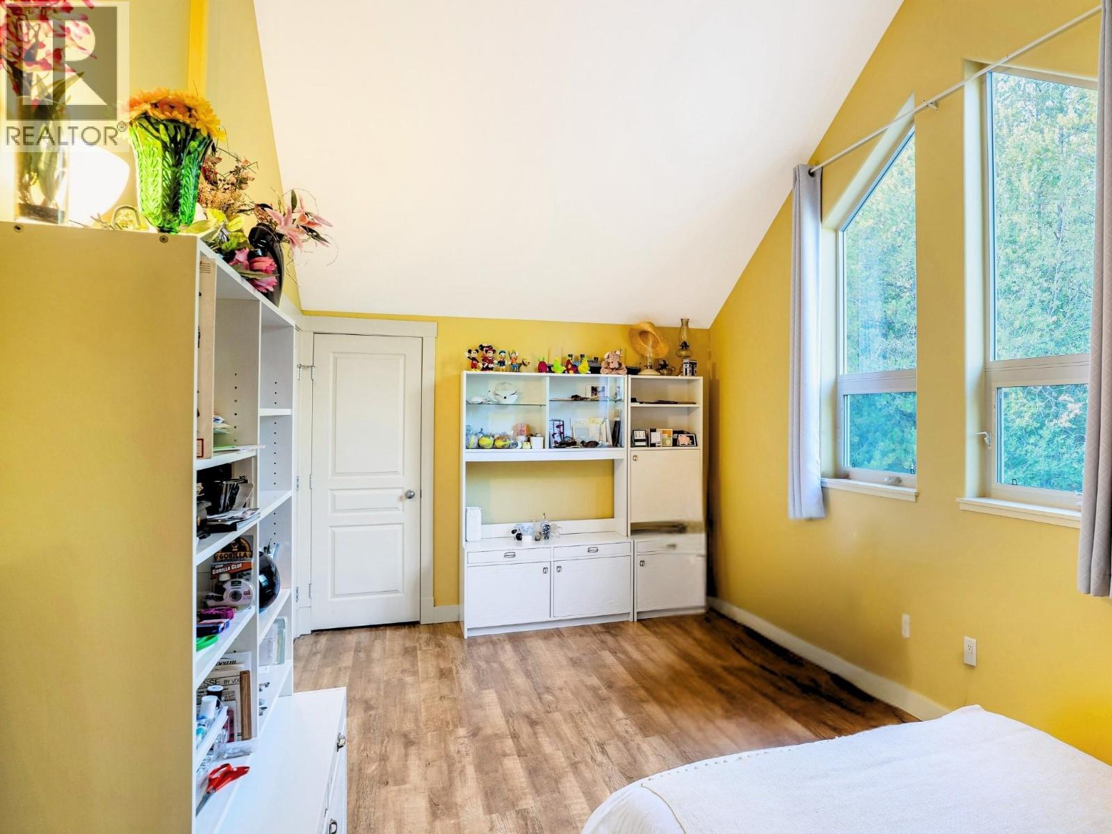  8130 Jackpine Road, Vernon