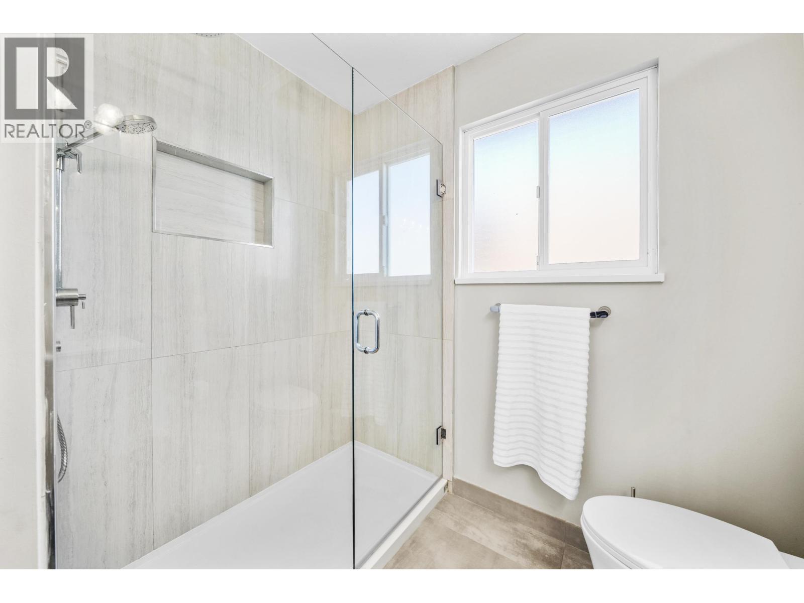 1220 YANGTZE PLACE, Port Coquitlam