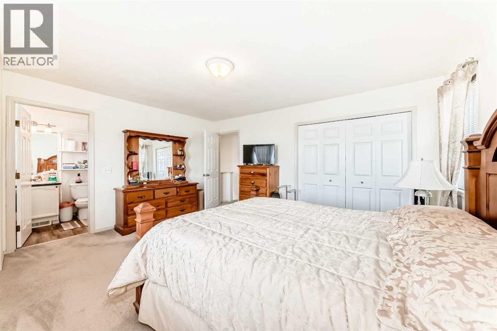 Single Family House for Sale in  Copperfield Gardens SE Copperfield Calgary 