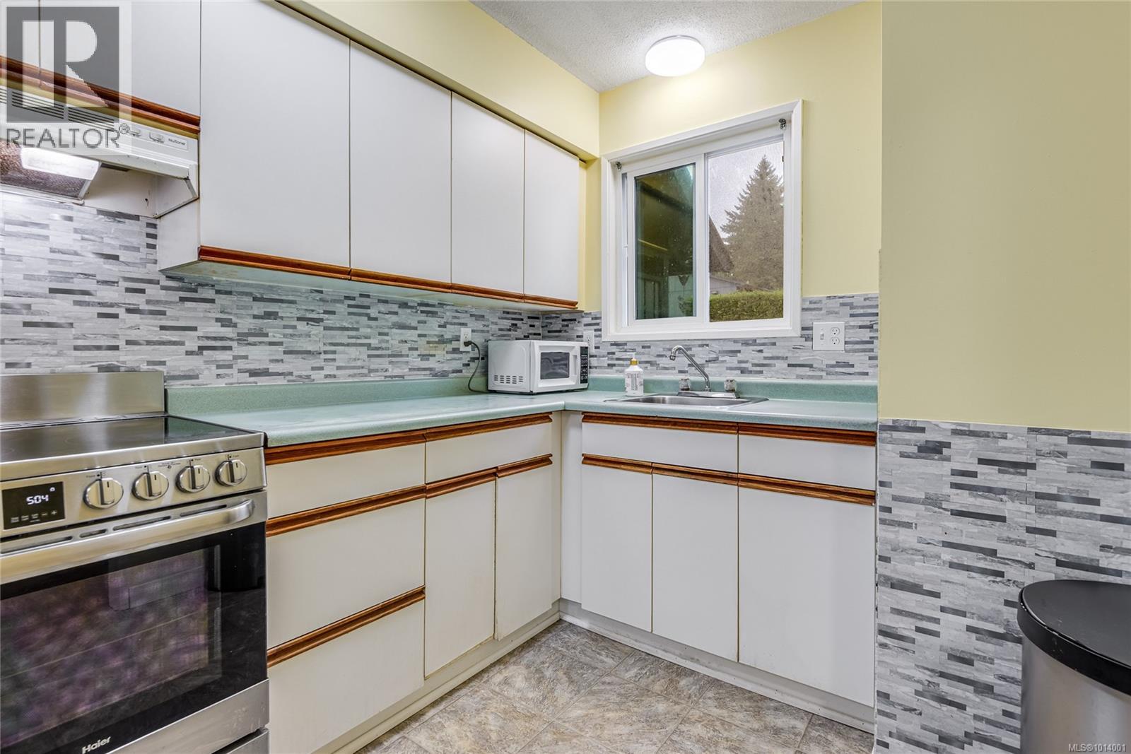 1 158 Back Rd, Courtenay