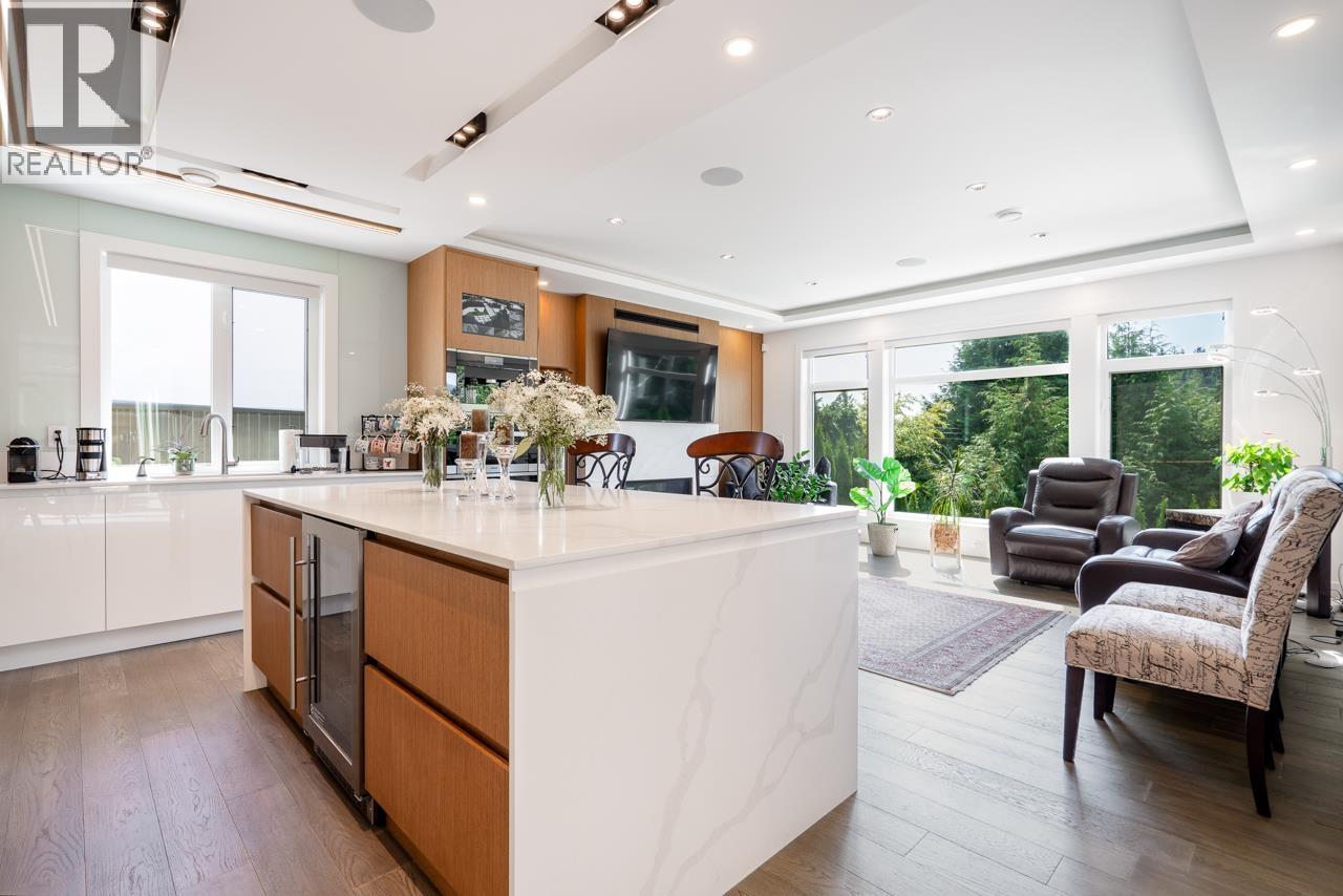 4399 HIGHLAND BOULEVARD, North Vancouver