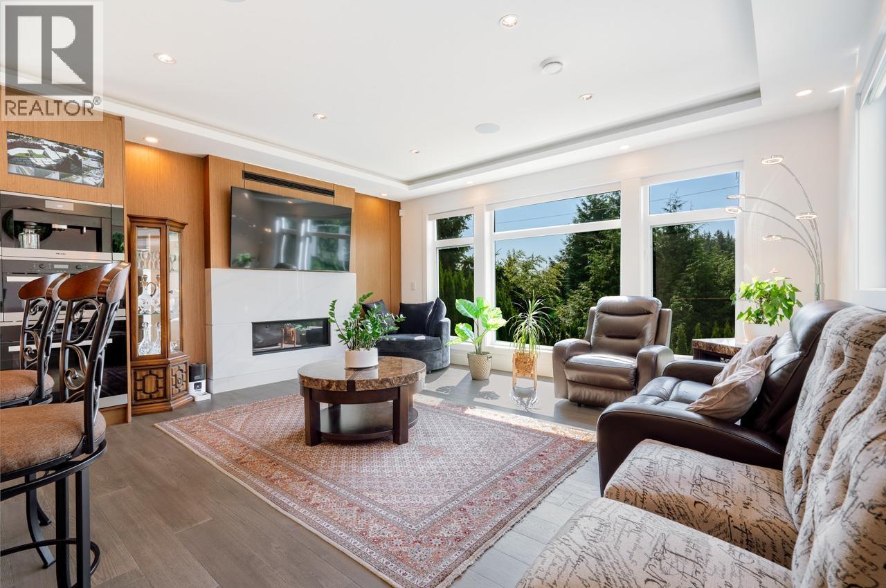 4399 HIGHLAND BOULEVARD, North Vancouver