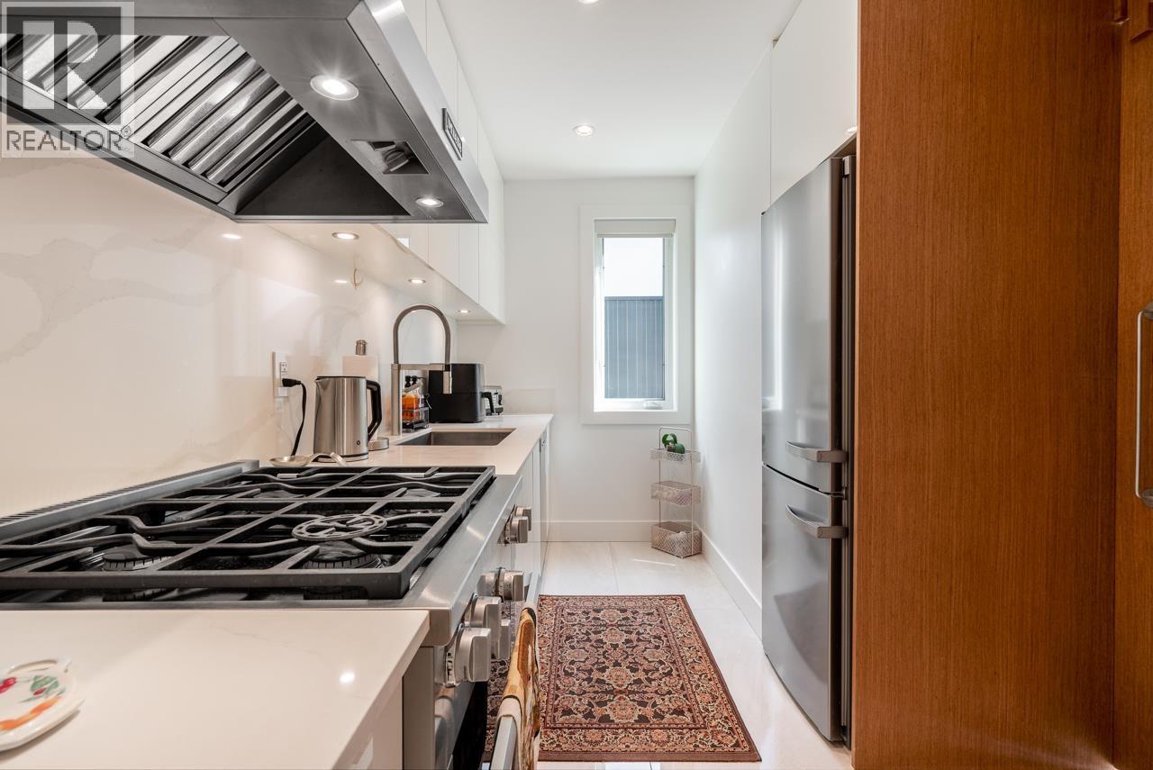 4399 HIGHLAND BOULEVARD, North Vancouver