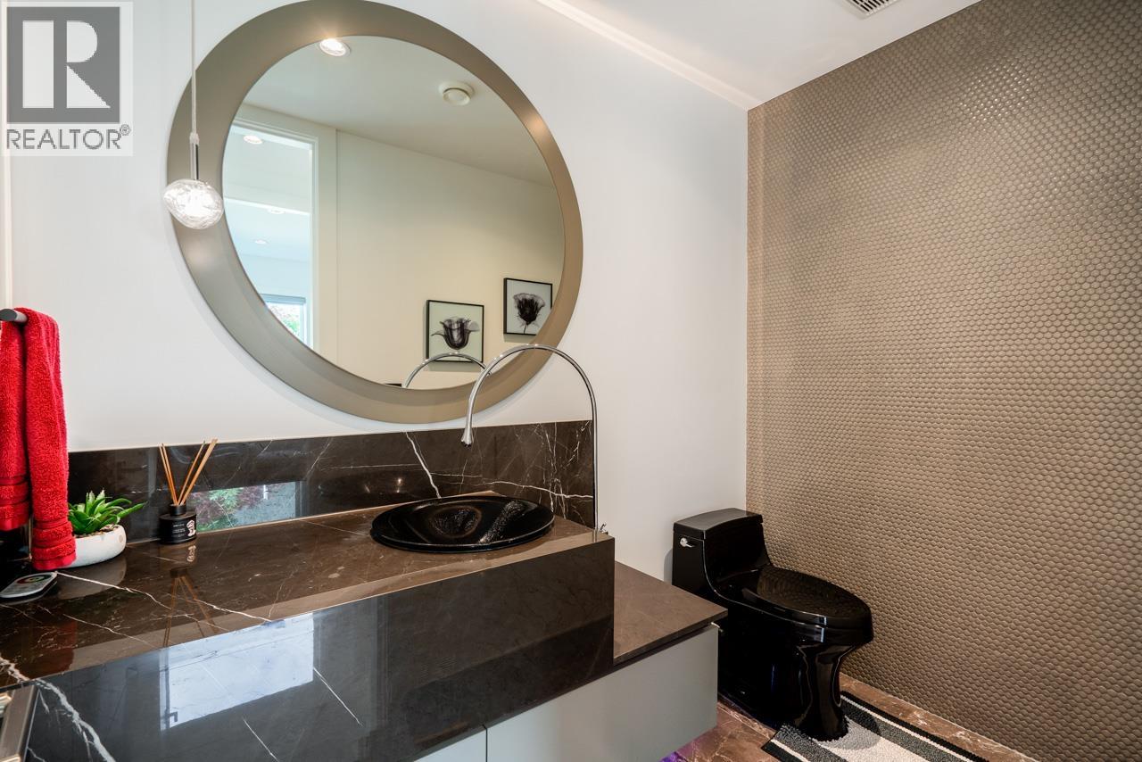 4399 HIGHLAND BOULEVARD, North Vancouver