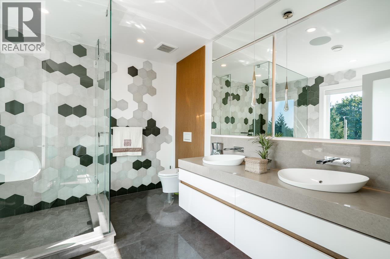 4399 HIGHLAND BOULEVARD, North Vancouver