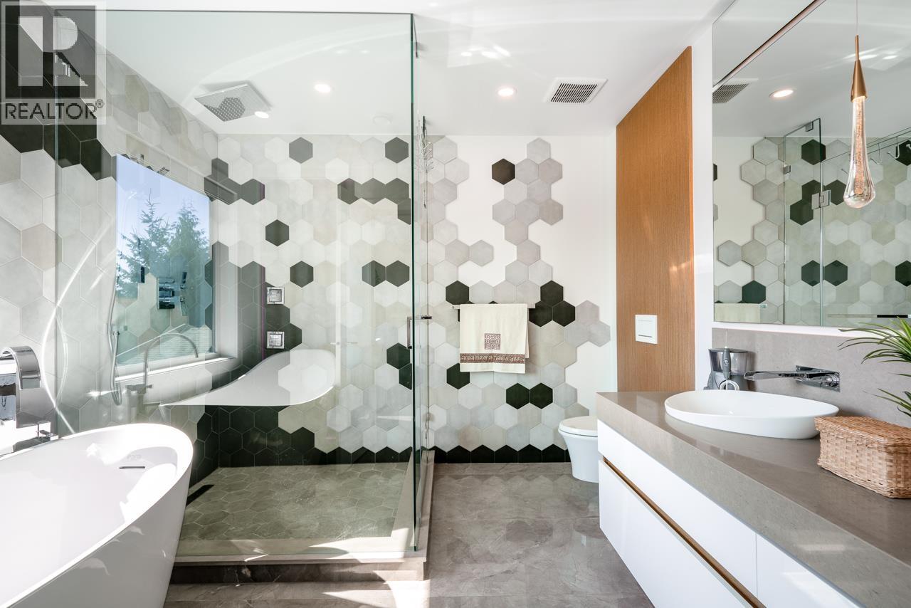 4399 HIGHLAND BOULEVARD, North Vancouver