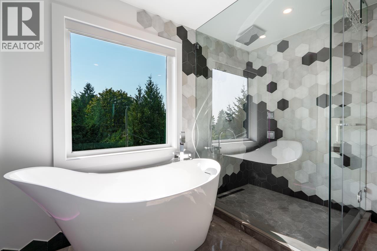 4399 HIGHLAND BOULEVARD, North Vancouver