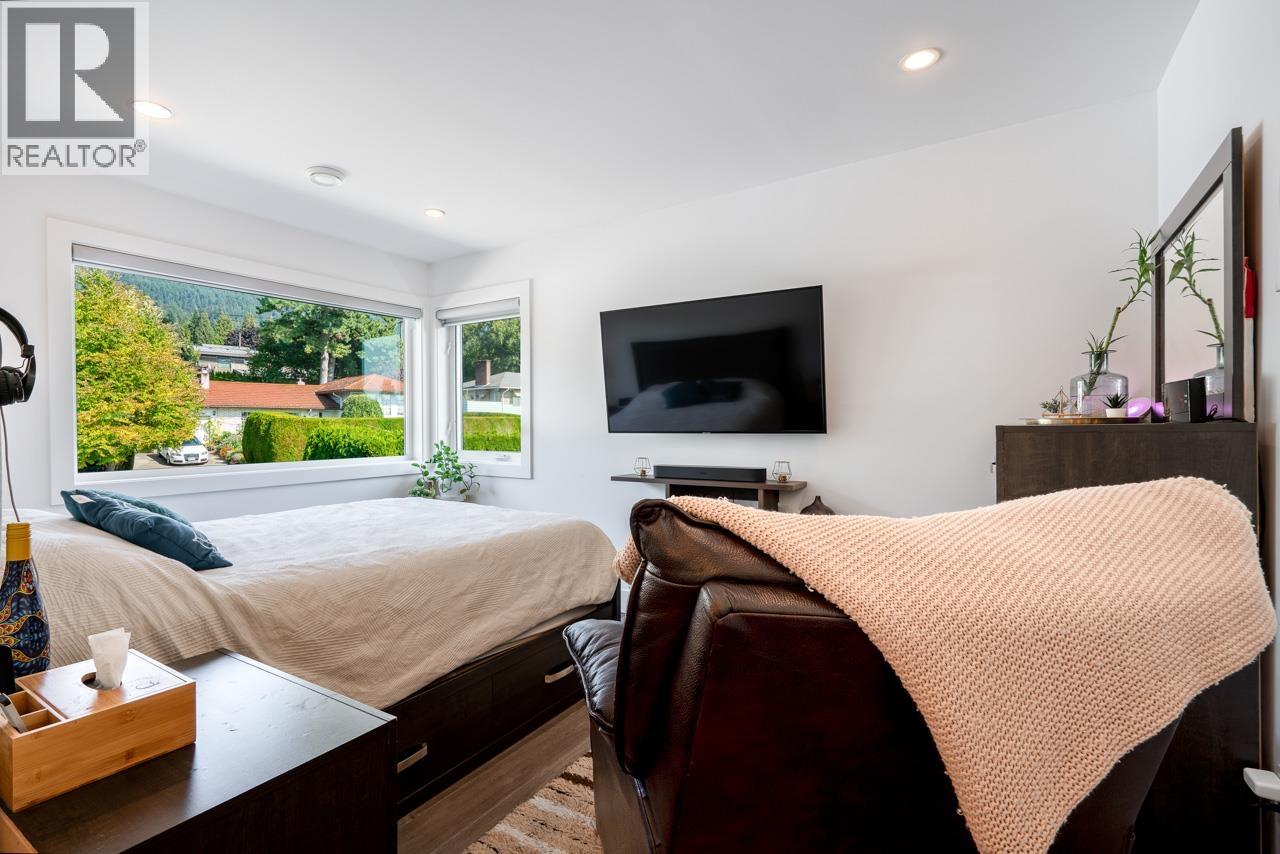 4399 HIGHLAND BOULEVARD, North Vancouver
