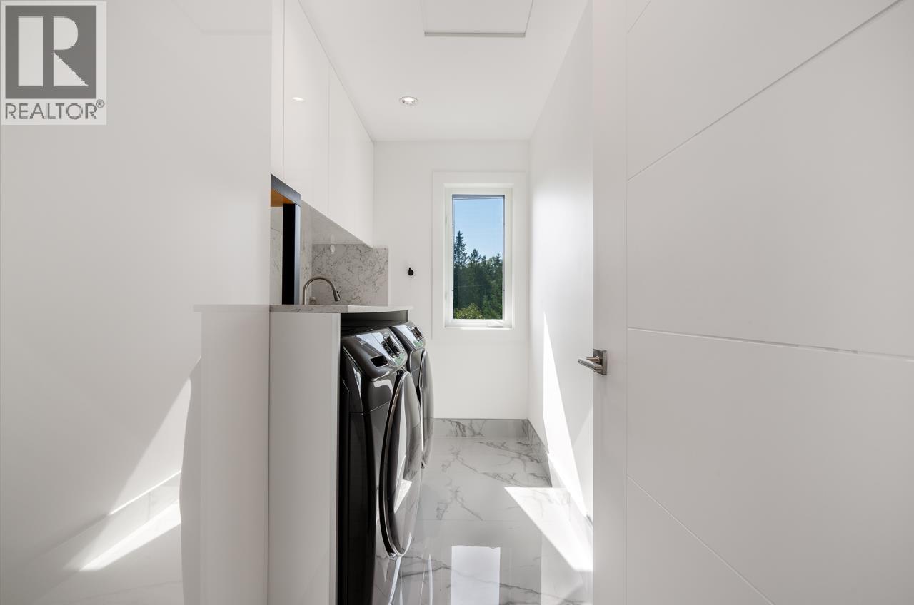 4399 HIGHLAND BOULEVARD, North Vancouver